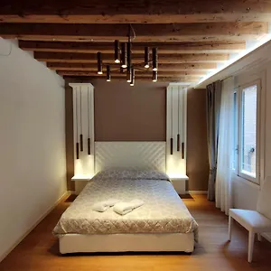 Deluxe 3 Bedroom Flat In Rialto Venecia