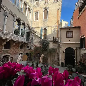 Bed & Breakfast Corte Del Doge Di Rialto, Venetië